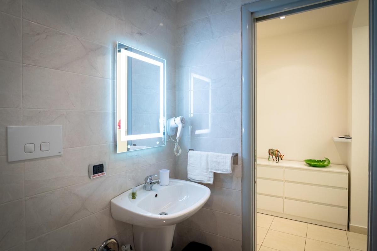 Antica Dimora Capruzzi Apartment Bari Exterior photo